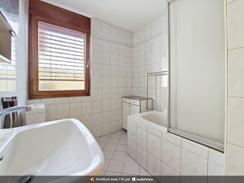 Erde, appartement de 4.5 pièces au centre du village avec 2 places de parc (14)