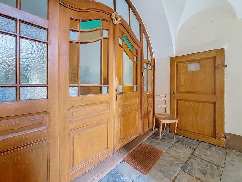 Sion, maison historique au cœur de la vieille ville composé de 5 appartements et 2 bureaux (8)