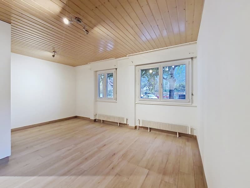 Sierre, appartement de 2.5 pièces rénové avec un bon rendement, proche de Géronde et du technopôle (2)