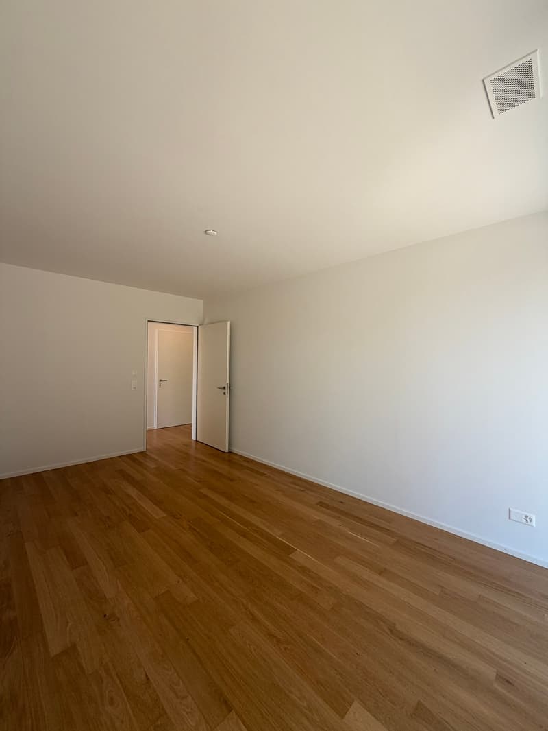 Luxuriöse & barrierefreie 4.5-Zimmer-Wohnung mit eigenem Garten (12)