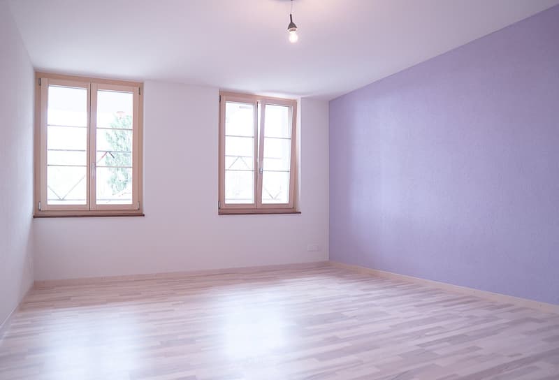Exklusive 6.5-Zimmer-Wohnung in idyllischem Bauernhaus in Utzigen zu vermieten (5)