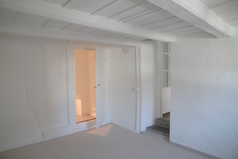 Charmante Altbauwohnung mit einzigartigem Flair im Herzen der romantischen Altstadt "Murten" (4)