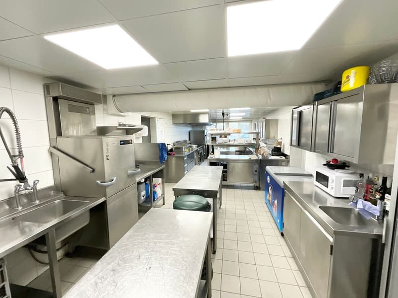 Ensemble hôtelier et restaurant avec appartement de fonction (9)