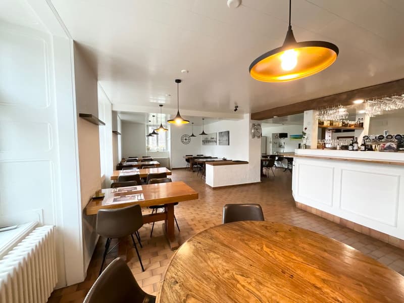 Ensemble hôtelier et restaurant avec appartement de fonction (8)