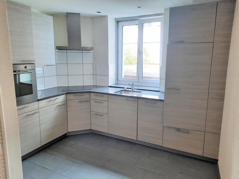 Appartement lumineux de 3 pièces au centre de St-Imier (2)