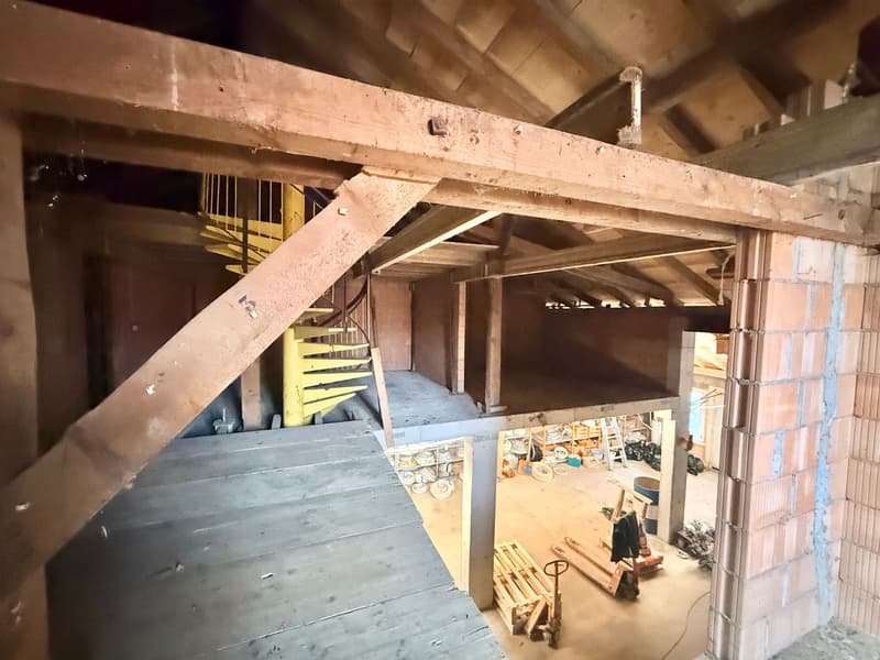 Espace mixte avec appartement 2,5 pièces et atelier - Centre de Tramelan (13)