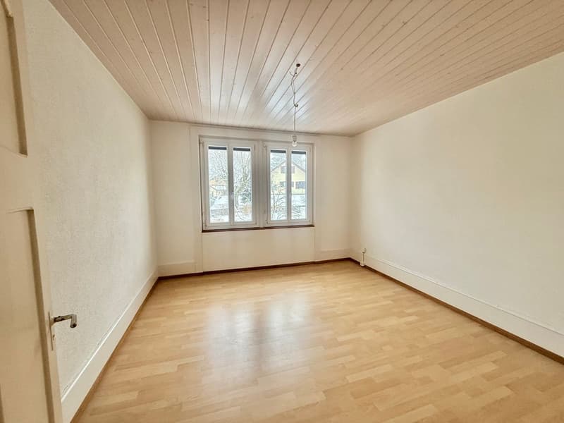 Charmant 3.5 pièces lumineux avec grande terrasse à Tramelan (5)