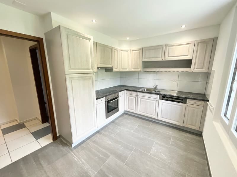 Bel appartement lumineux de 3 pièces avec balcon et vue dégagée (3)