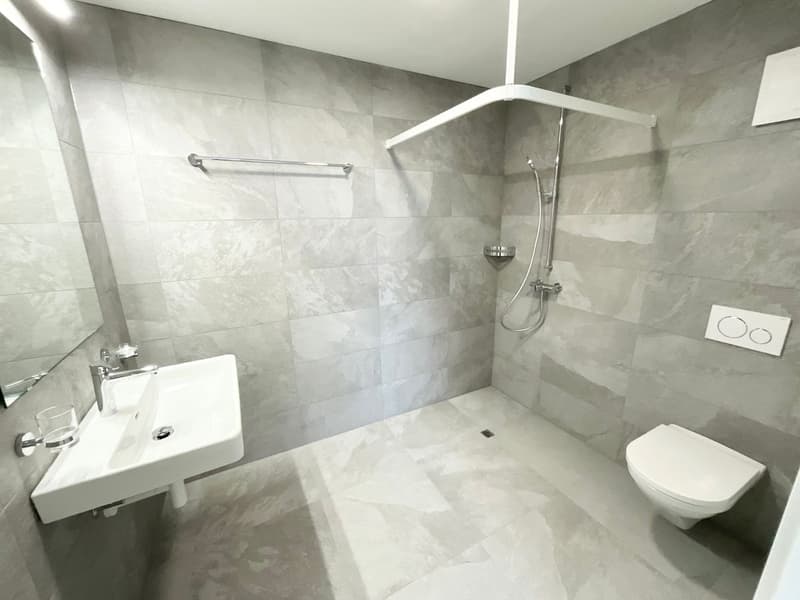 Appartements neufs de 2.5 pièces avec loggia - Confort moderne, durabilité et qualité de vie au coeur du village (4)