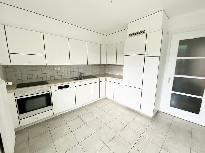 Charmant appartement de 4 pièces avec grande terrasse au coeur de Tramelan (3)