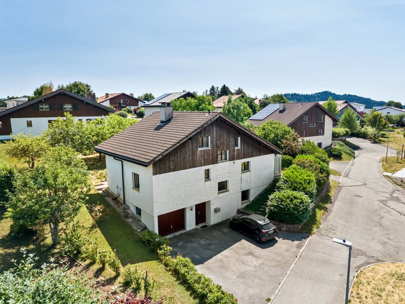 Maison familiale spacieuse de 7 pièces à Saignelégier (1)