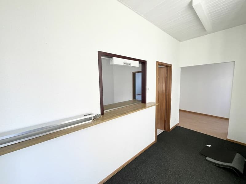 Local commercial (2)