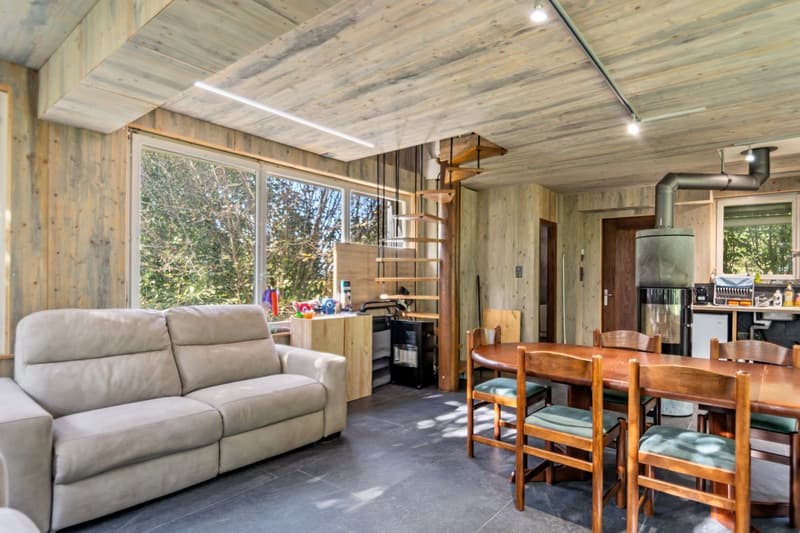 Un refuge au coeur des crêtes jurassiennes  2'520 m² de nature (5)