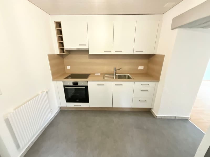 Appartement de 2,5 pièces entièrement rénové avec entrée indépendante et espace extérieur (2)