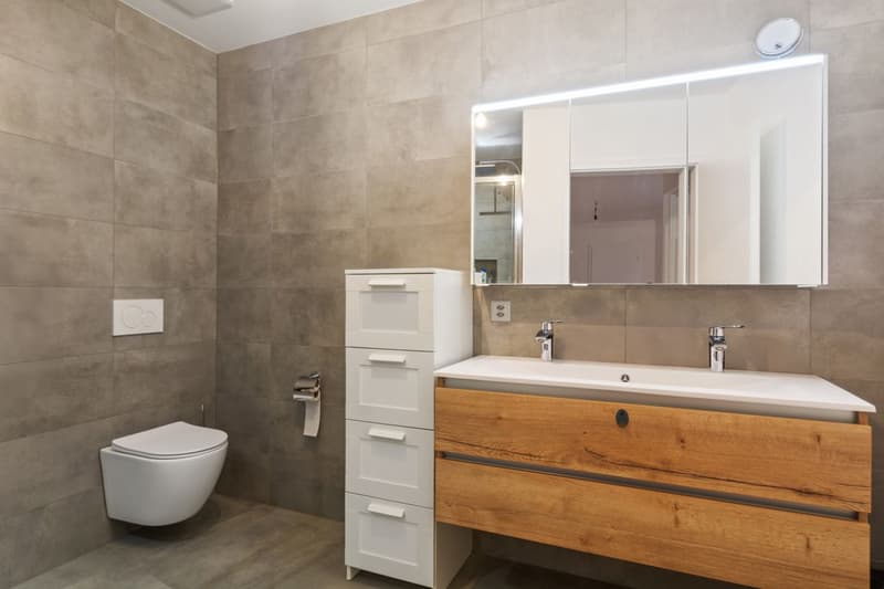 Appartement 3.5 pièces récent avec balcon et place couverte (8)