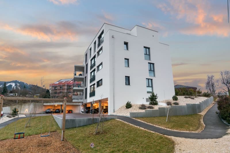 Appartement 3.5 pièces récent avec balcon et place couverte (13)