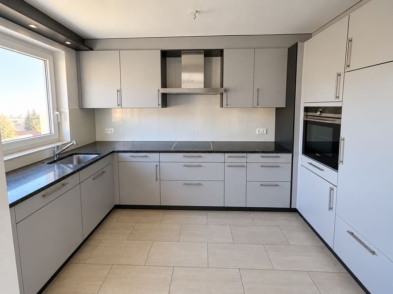 Spacieux appartement de 4,5 pièces avec balcon Ouest (4)