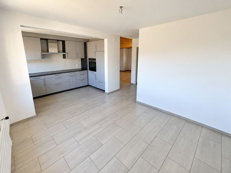 Spacieux appartement de 4,5 pièces avec balcon Ouest (3)