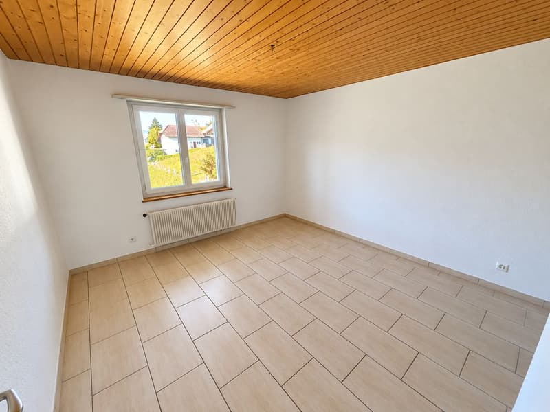 Bel appartement de 3,5 pièces avec balcon et vue dégagée (6)