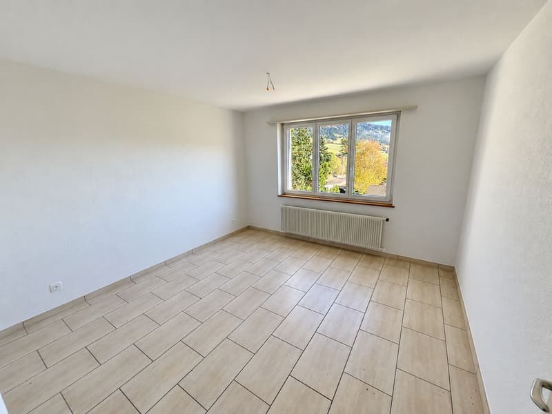 Bel appartement de 3,5 pièces avec balcon et vue dégagée (4)