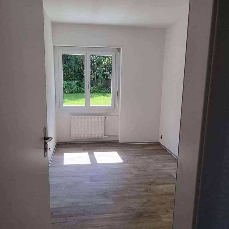 Im Spiegel moderne 3-Zimmerwohnung mit Gartensitzplatz (7)