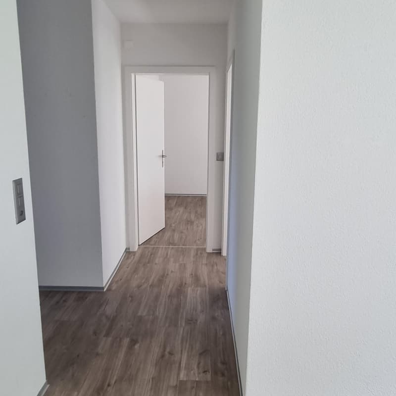Im Spiegel moderne 3-Zimmerwohnung mit Gartensitzplatz (5)