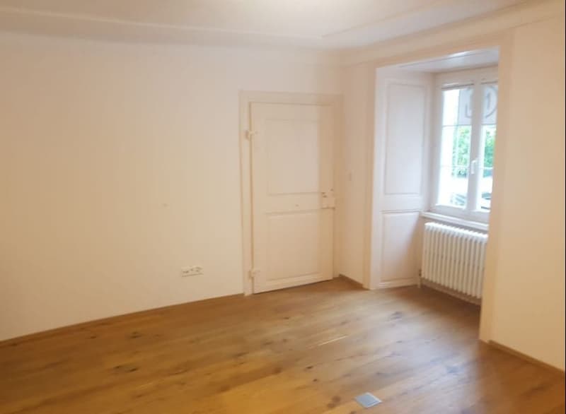 Charmante 3.5-Zimmer-Wohnung im Altbau in Brig-Glis – sofort verfügbar! (2)
