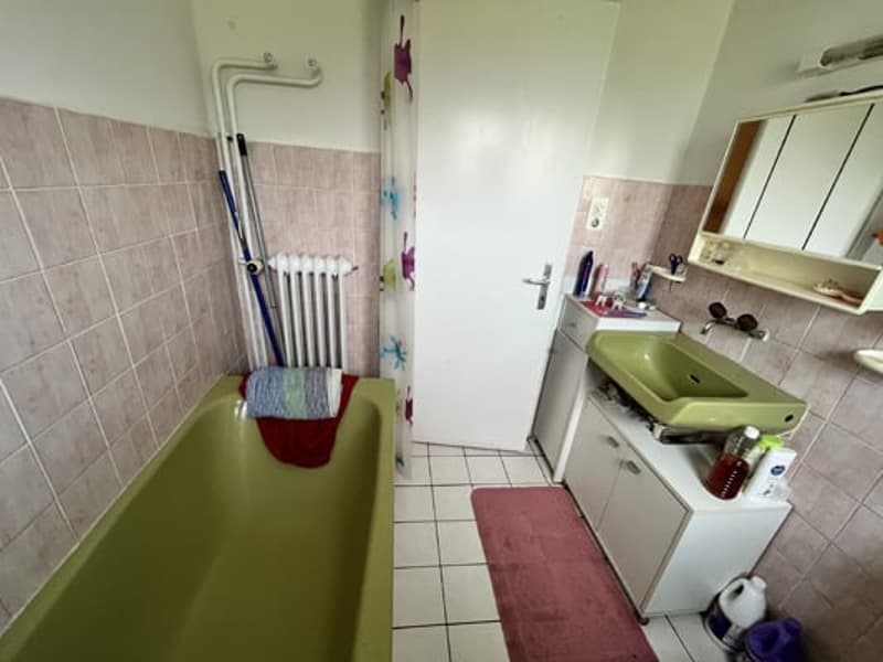 Grand bâtiment comprenant 2 logements de 5,5 pièces (19)