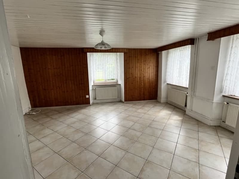 Grand bâtiment comprenant 2 logements de 5,5 pièces (23)