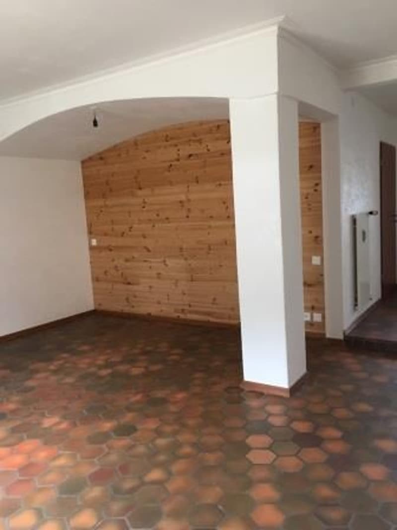 Bel appartement de 4,5 pièces au rez-de-chaussée (2)
