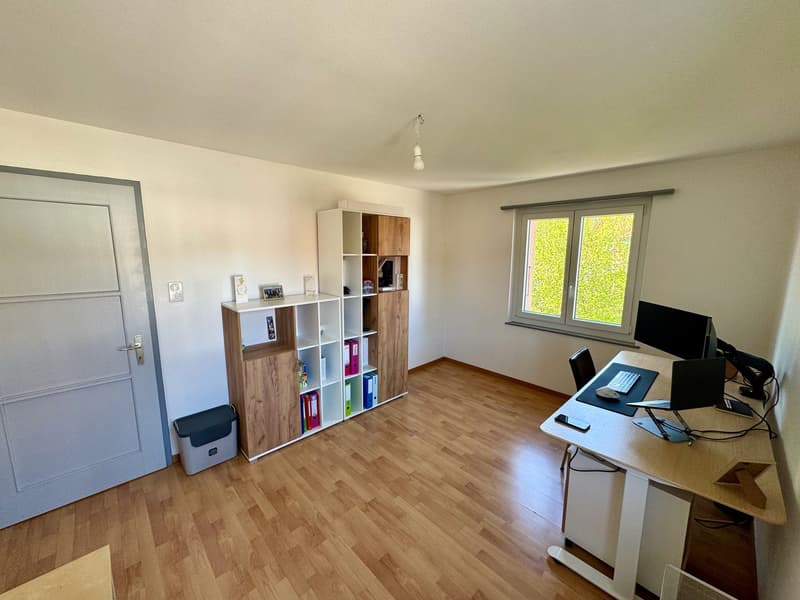 Très bel appartement de 4 pièces au 1er étage (8)