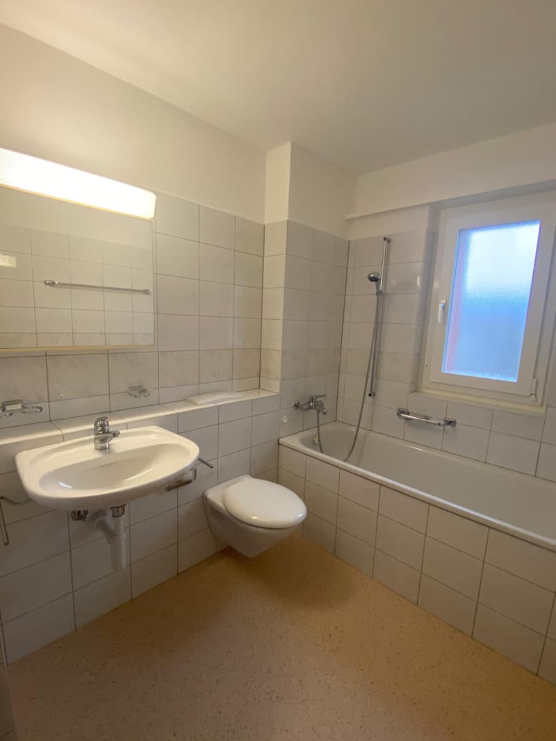 Bel appartement de 4 pièces au 2e étage (8)