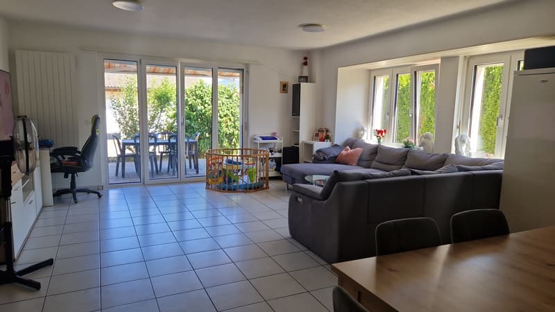 Spacieux logement de 4 1/2 pièces au rez avec terrasse privative (5)
