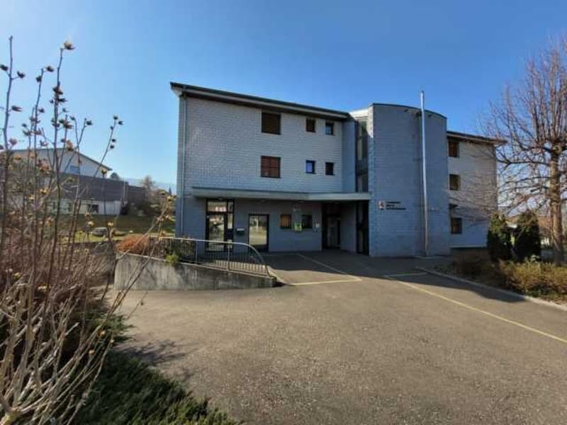 Superbe logement de 4 1/2 pièces avec parking souterrain (1)