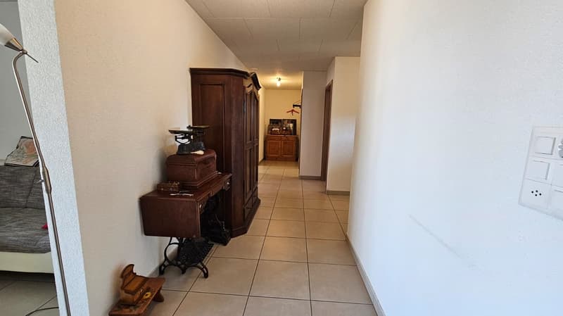 Très bel appartement de 3 pièces avec parking souterrain (13)