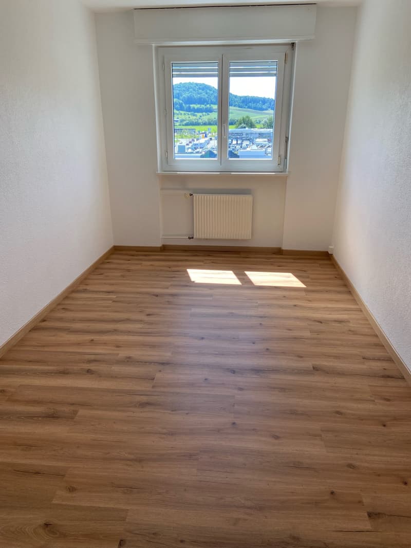 Bel et spacieux appartement de 4 pièces au 4e étage (6)