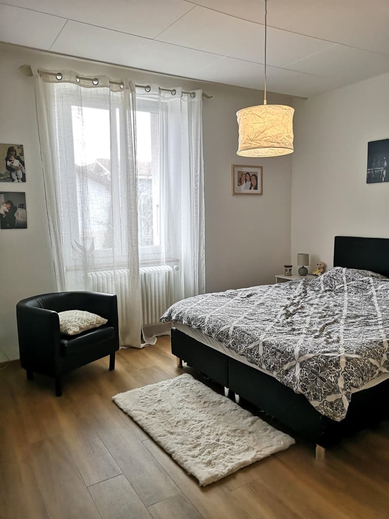 A vendre grande surface polyvalente avec entrepôt, 3 places de parc, 2 appartements (12)