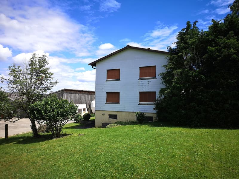 Deux maisons à rénover en partie sur parcelle de 3253m2, avec garage/atelier (4)