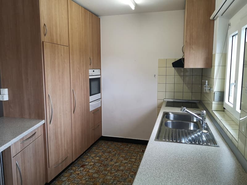 Deux maisons à rénover en partie sur parcelle de 3253m2, avec garage/atelier (36)