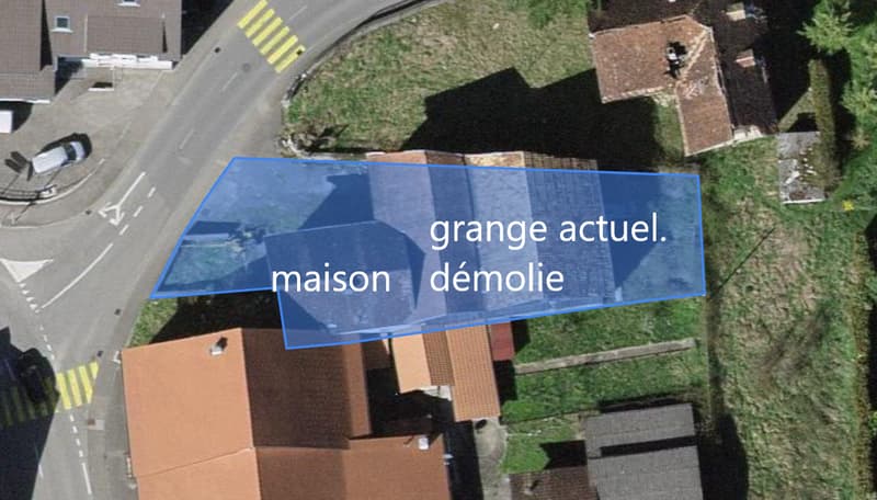 Maison individuelle à rénover complément au centre du village (11)