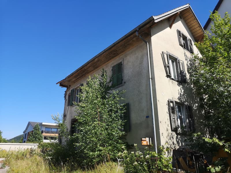 Maison individuelle à rénover complément au centre du village (6)