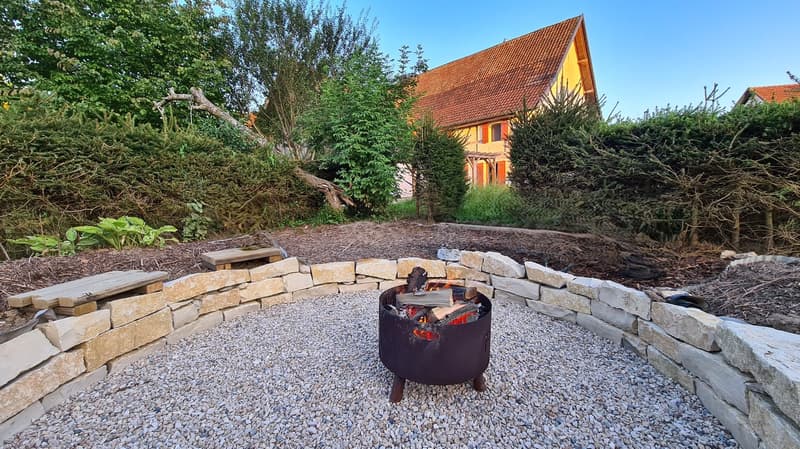 Spacieuse maison avec jardin, écurie, grange / Geräumiges Haus mit Garten, Stall, Scheune (10)