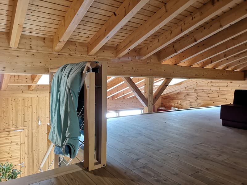 Bureau spacieux à louer à Le Cerneux-Péquignot dans zone artisanale (17)