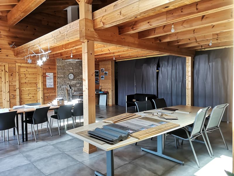 Bureau spacieux à louer à Le Cerneux-Péquignot dans zone artisanale (6)