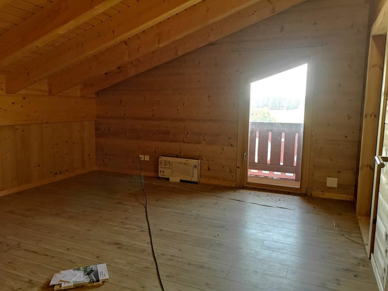 Bureau spacieux à louer à Le Cerneux-Péquignot dans zone artisanale (21)