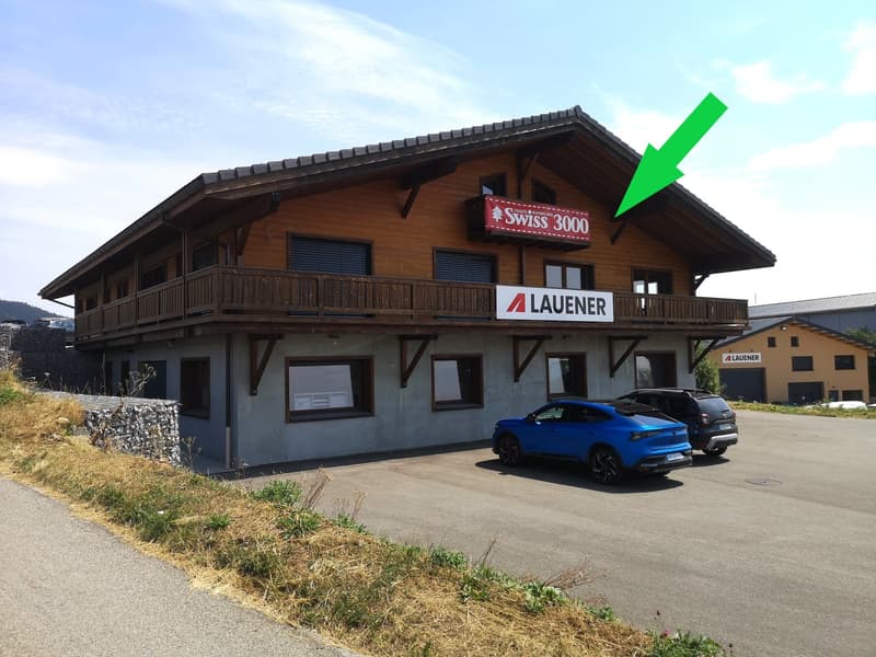 Bureau spacieux à louer à Le Cerneux-Péquignot dans zone artisanale (1)