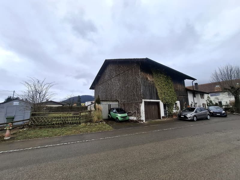 Grand terrain à bâtir avec ancienne grange, libre de suite (7)
