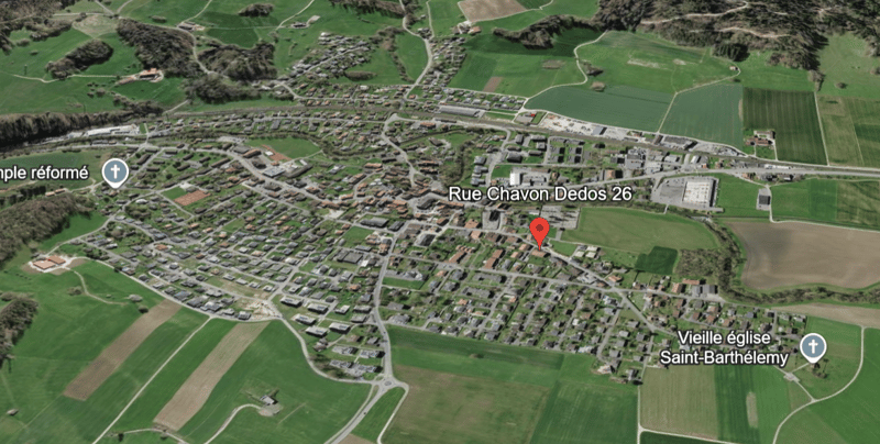 Grand terrain à bâtir avec ancienne grange, libre de suite (13)