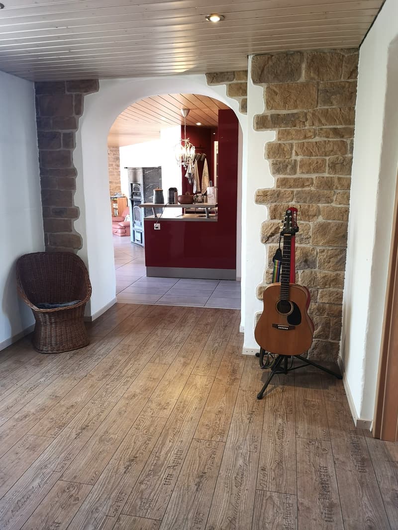 Grande maison familiale de 8,5 pièces à Lajoux, possibilité gestion chambres d'hôtes (14)