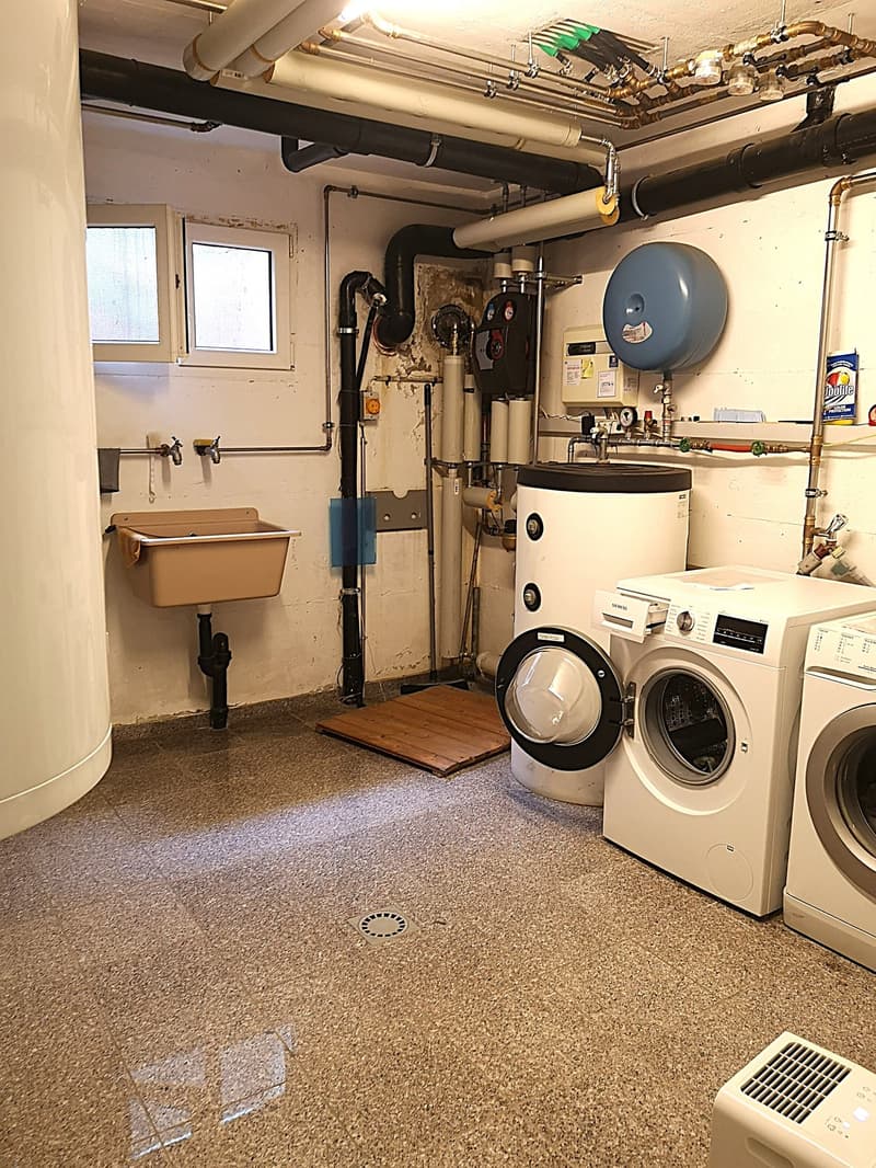 Baisse de prix : maison avec deux appartements loués et un appartement pour le propriétaire (44)